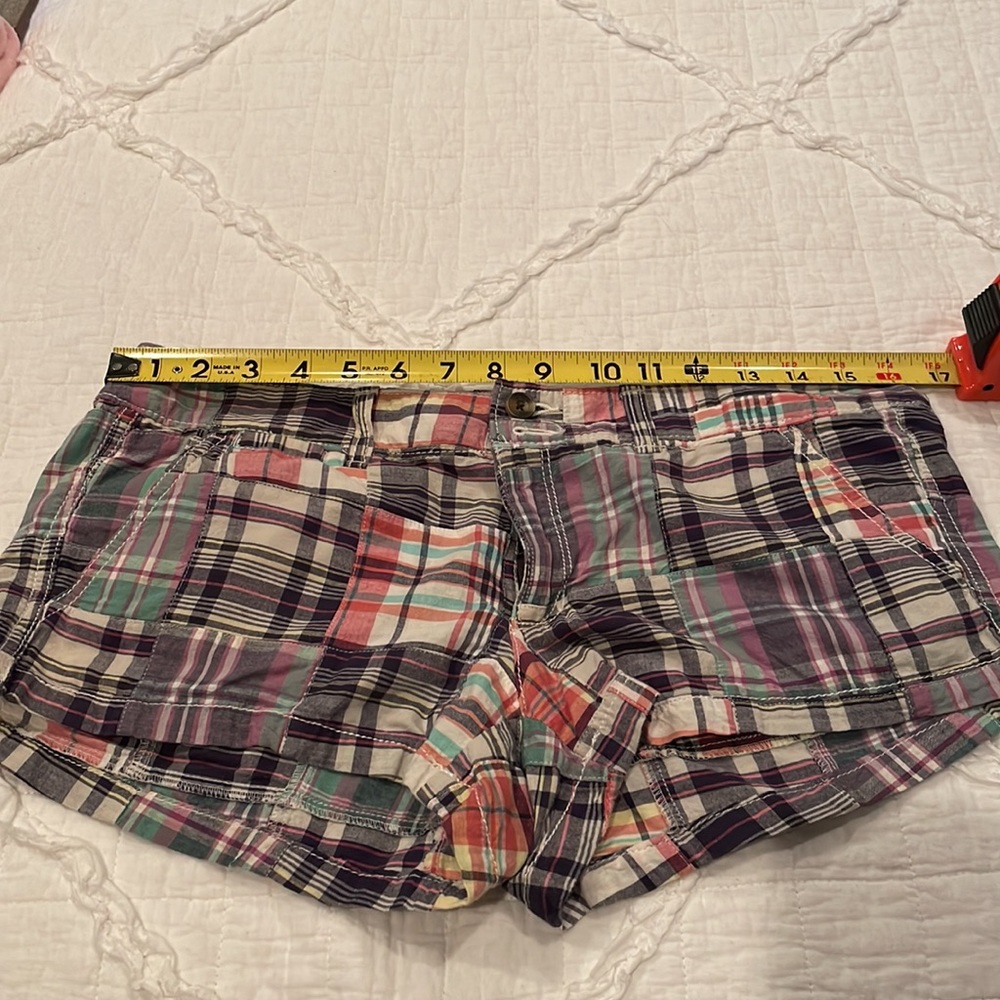 American Eagle shorts EUC no stretch. Low rise size 8 plaid patchwork - Picture 8 of 8